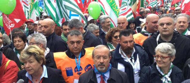 Sindacati convocati dal governo lunedì 25, argomento pensioni. Sindacati convocati dal governo lunedì 25, argomento pensioni.