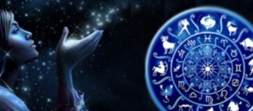 L'oroscopo dell'8 marzo 2019 per i vari segni zodiacali