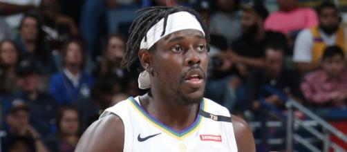 Guard Jrue Holiday led the Pelicans to victory over the Lakers on Saturday (Feb. 23). [Image via NBA/YouTube]