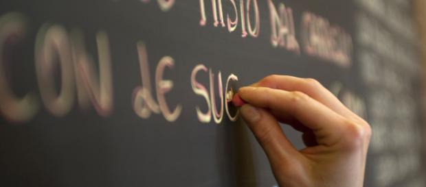 Scuola, pensioni quota 100: nel 2019/2020 70 mila cattedre vacanti, verso riapertura GaE. Scuola, pensioni quota 100: nel 2019/2020 70 mila cattedre vacanti, verso riapertura GaE.