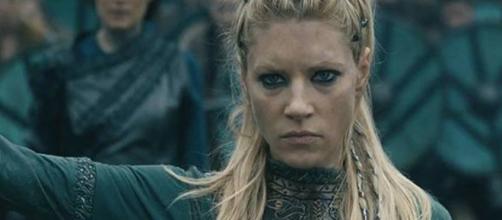Personagem Lagertha, guerreira viking da série Vikings (Foto: Divulgação/ History Channel)