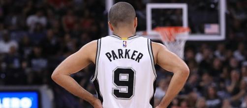 Spurs honor Tony Parker with video tribute during his return to ... - foxsportsasia.com