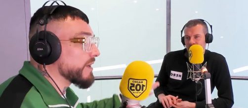 Gué Pequeno e Max Brigante durante l'intervista.