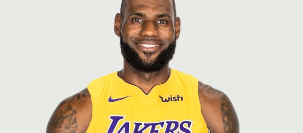 LeBron James, “Anytime you fall down, stay down, your brother gonna pick you up” image Blasting News library LeBron James, “Anytime you fall down, stay down, your brother gonna pick you up” image Blasting News library