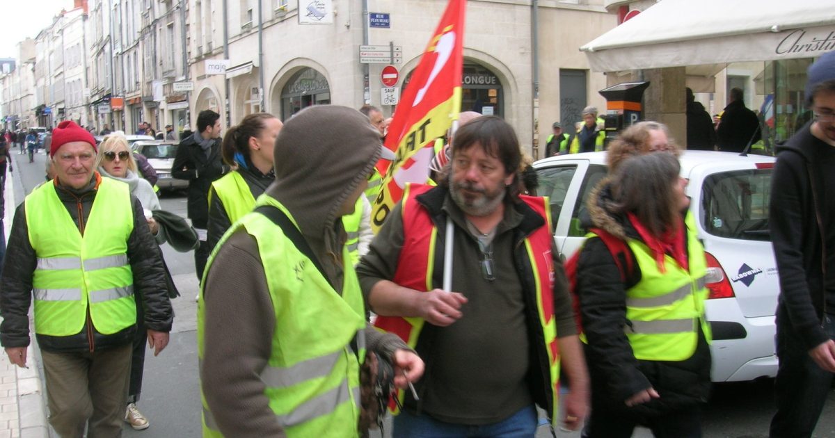 Gilets Jaunes : Le Mouvement Loin D'agoniser, Malgré Le Retournement De ...