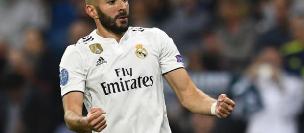 Karim Benzema joue beaucoup avec le Real Madrid Karim Benzema joue beaucoup avec le Real Madrid
