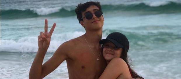 Mel Maia e namorado Erick Andreas na praia (Reprodução Instagram) Mel Maia e namorado Erick Andreas na praia (Reprodução Instagram)