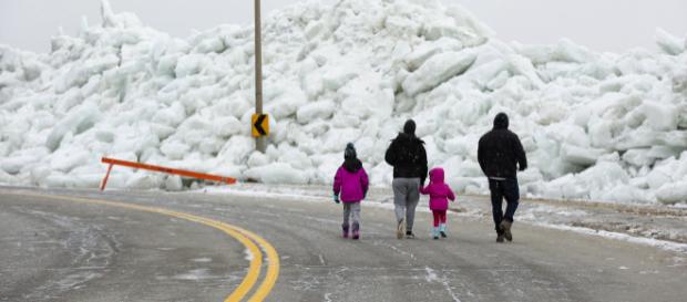 Tsunami de hielo sorprende a residentes de la zona fronteriza entre Canadá y Estados Unidos. - culturacolectiva.com Tsunami de hielo sorprende a residentes de la zona fronteriza entre Canadá y Estados Unidos. - culturacolectiva.com