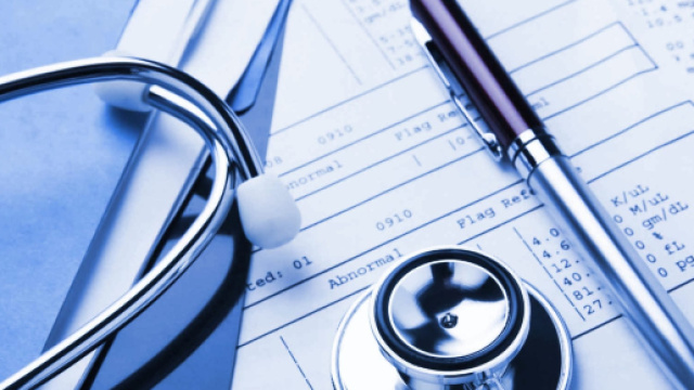 Segretaria sostituiva medico, denunciato dottore di Catanzaro, sette indagati