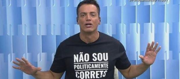 Leo Dias desabafa nas redes sociais. (Foto: Reprodução/SBT) Leo Dias desabafa nas redes sociais. (Foto: Reprodução/SBT)
