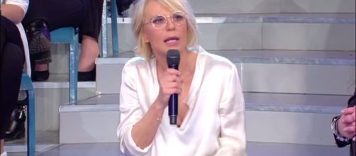 Uomini e donne: Renato allunga le mani su Maria De Filippi