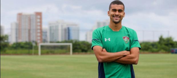 Léo Santos foi oficialmente apresentado pelo Fluminense (Foto: Lucas Merçon/ Divulgação/Fluminense) Léo Santos foi oficialmente apresentado pelo Fluminense (Foto: Lucas Merçon/ Divulgação/Fluminense)
