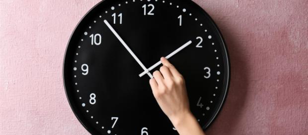 Domenica 31 marzo lancette avanti di un'ora - accendilucegas.it Domenica 31 marzo lancette avanti di un'ora - accendilucegas.it