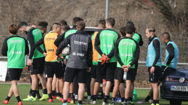 Ostrzolek lascia l'allentamento in ambulanza