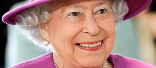 Regina Elisabetta 2 vestito rosa petunia