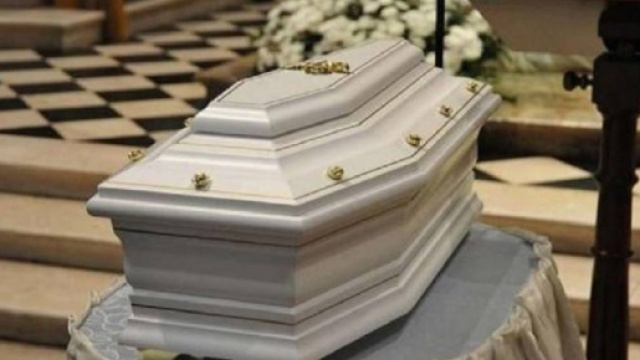 Azzurra uccisa dal &lsquo;male del secolo&rsquo; a 12 anni, l&rsquo;ultimo saluto: &ldquo;Ciao nostro Angelo&rdquo; - Internapoli