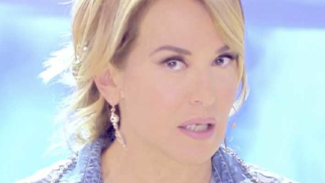 Barbara D'Urso contro Jjohn Vitale: "Se la vedrà con me in tribunale"