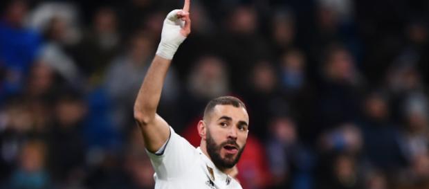 Mercato : Benzema aurait reçu une offre du PSG Mercato : Benzema aurait reçu une offre du PSG
