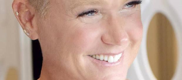 Xuxa raspa o cabelo (Reprodução Instagram) Xuxa raspa o cabelo (Reprodução Instagram)