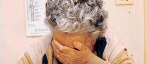 Badante picchiava e torturava donna anziana e malata, l’orrore a Scampia - Internapoli