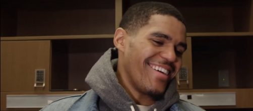 Tobias Harris signs with the 76ers. [Image source: MLG Highlights/YouTube]