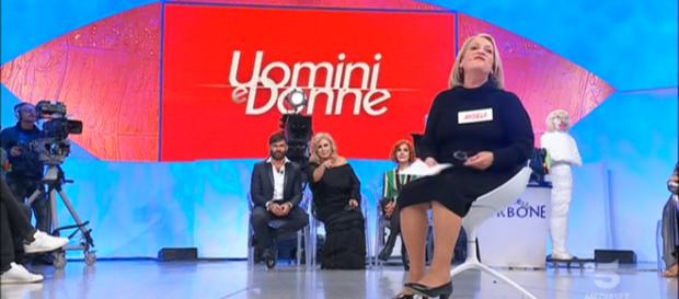 Anticipazioni Uomini e Donne: Angela Di Iorio e Beniamino Anticipazioni Uomini e Donne: Angela Di Iorio e Beniamino