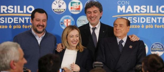 Elezioni in Abruzzo. Vince il centrodestra: Marsilio governatore. Lega primo partito (foto Avvenire) Elezioni in Abruzzo. Vince il centrodestra: Marsilio governatore. Lega primo partito (foto Avvenire)