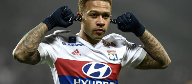 Menphis Depay attaquant de l'OL Menphis Depay attaquant de l'OL