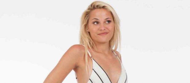 Oxanna quitte Les Anges 11 et balance sur les manipulations de la production. Oxanna quitte Les Anges 11 et balance sur les manipulations de la production.