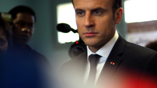 La popularité de Macron au plus bas dans les sondages en décembre - latribune.fr