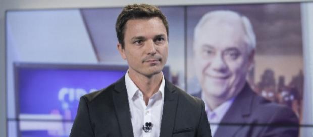 Marcelo Rezende e Diego Esteves (Reprodução/Record TV) Marcelo Rezende e Diego Esteves (Reprodução/Record TV)