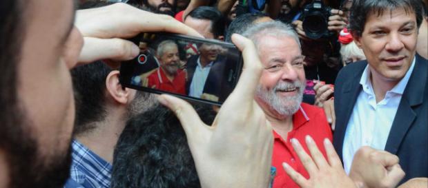 Petistas temem futuro de Lula em presídio comum - (Rovena Rosa/Agência Brasil) Petistas temem futuro de Lula em presídio comum - (Rovena Rosa/Agência Brasil)