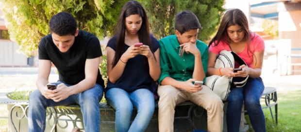 Social network, 4 adolescenti su 10 conoscono solo la metà dei ... - skuola.net Social network, 4 adolescenti su 10 conoscono solo la metà dei ... - skuola.net