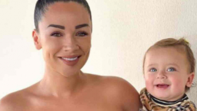 Jazz s'en prend violemment à une internaute qui a souhaité du mal à sa fille Chelsea.