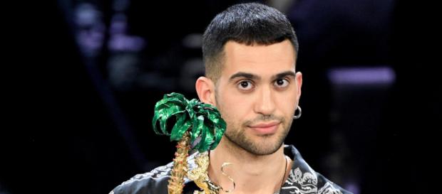 Mahmood con la sua 'Soldi' vince il 69° Festival di Sanremo - cataniaoggi.it Mahmood con la sua 'Soldi' vince il 69° Festival di Sanremo - cataniaoggi.it