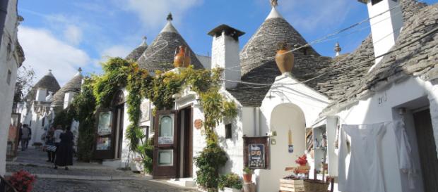 Puglia, l'odissea delle guide turistiche: concorso finito e tesserini non ancora arrivati Puglia, l'odissea delle guide turistiche: concorso finito e tesserini non ancora arrivati