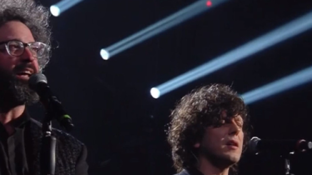 Ermal Meta e Simone Cristicchi duettano a Sanremo 2019