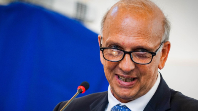 Bussetti a professori e presidi del sud: 'Non servono pi&ugrave; soldi, impegnatevi di pi&ugrave;'