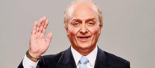 Toni Albà, caracterizado como el Rey emérito Juan Carlos I. Toni Albà, caracterizado como el Rey emérito Juan Carlos I.