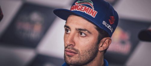 Andrea Iannone si sfoga sui social: i fan pensano siano per Belen Rodriguez.