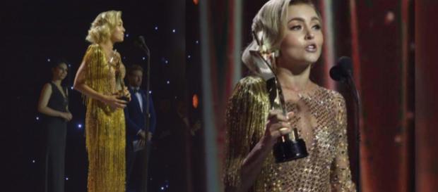 Angelique venceu o prêmio de melhor atriz (Imagem: Reprodução Instagram/TVyNovelas) Angelique venceu o prêmio de melhor atriz (Imagem: Reprodução Instagram/TVyNovelas)