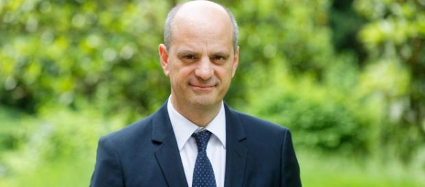 Jean-Michel Blanquer annonce la tenue d'un débat sur l'écologie dans les lycées Jean-Michel Blanquer annonce la tenue d'un débat sur l'écologie dans les lycées