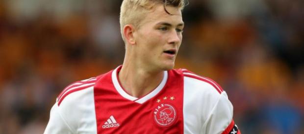 Calciomercato Juve, Paratici potrebbe inserire Kean nella possibile trattativa per de Ligt Calciomercato Juve, Paratici potrebbe inserire Kean nella possibile trattativa per de Ligt