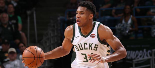 Milwaukee et Golden State ont perdu cette nuit. Milwaukee et Golden State ont perdu cette nuit.