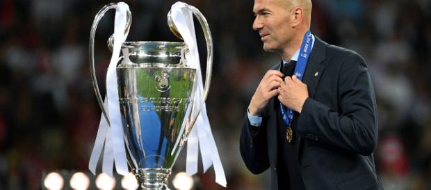 Zinedine Zidane anuncia su marcha del Real Madrid | Goal.com - goal.com Zinedine Zidane anuncia su marcha del Real Madrid | Goal.com - goal.com