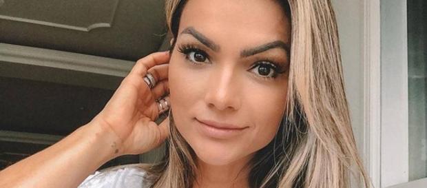 Cantora negou ter modificado foto postada em suas redes sociais. (Foto: Reprodução Instagram) Cantora negou ter modificado foto postada em suas redes sociais. (Foto: Reprodução Instagram)