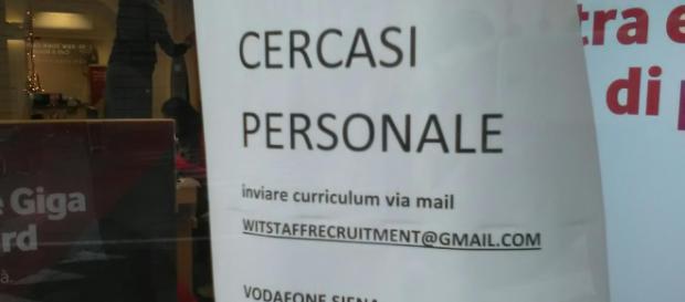 Reddito di cittadinanza: si potranno rifiutare lavori come parrucchiere e commesso Reddito di cittadinanza: si potranno rifiutare lavori come parrucchiere e commesso