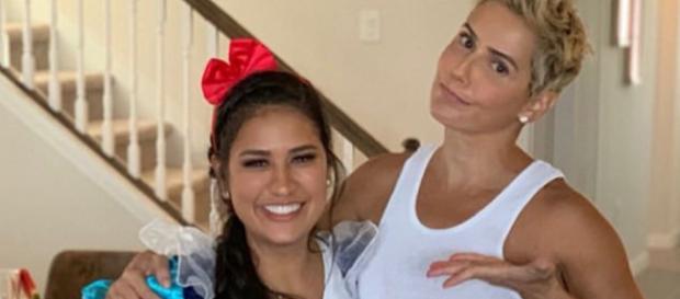 Simone e Deborah posaram juntas na Disney. (Foto: Reprodução/ Instagram) Simone e Deborah posaram juntas na Disney. (Foto: Reprodução/ Instagram)