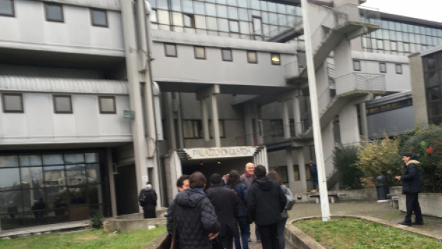 Prato, prof accusata di aver fatto sesso con alunno: per il Dna, il bimbo &egrave; il figlio dello studente 14enne.