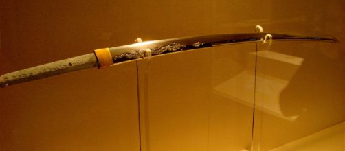 Una katana. Il tipo di arma utilizzato per ferire l'uomo.